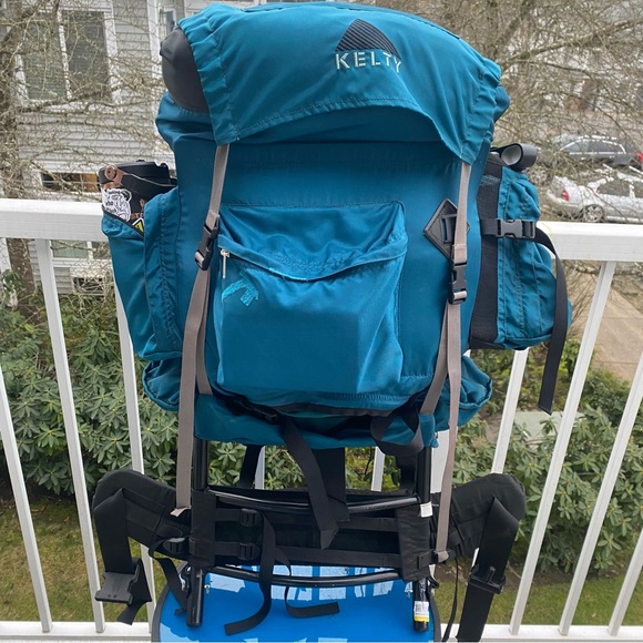 buy osprey backpack Nebula Commuter Backpack, Black : Sports & Outdoors nn080824 VSGO Black Snipe Camera Color:Almond Large panel